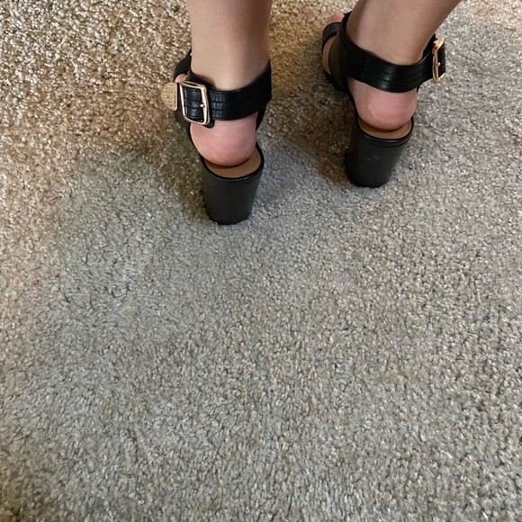 Selling for my fiancé. She doesn’t use them. - Picture 4 of 4